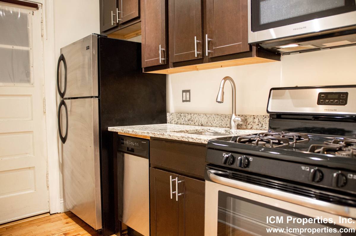 Apartment for rent at 4715 N Leavitt St #1, Chicago, IL 60625