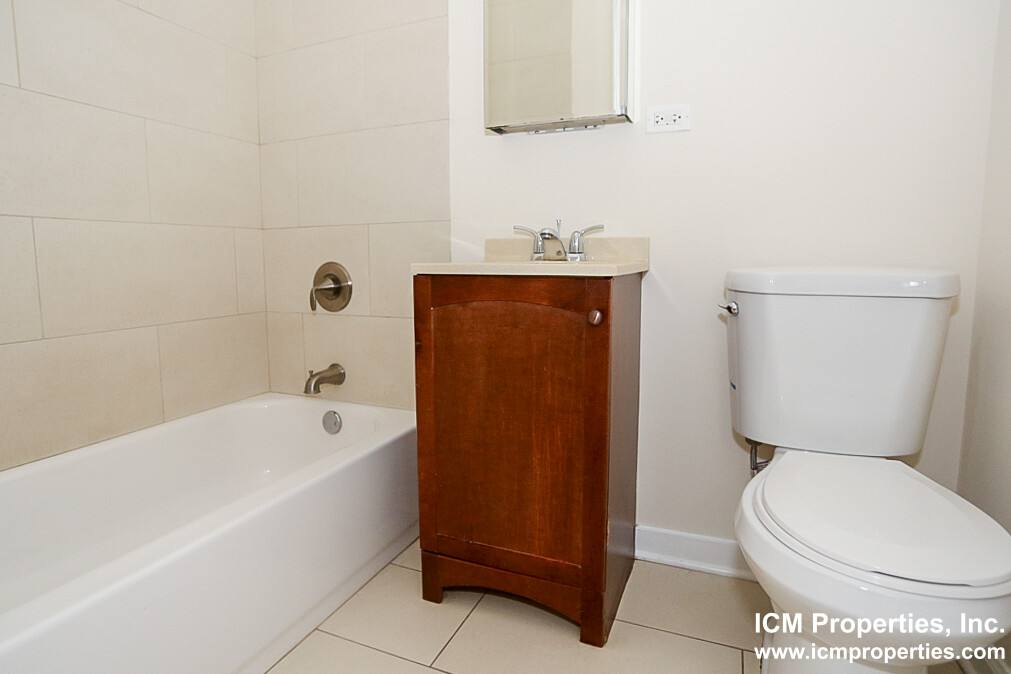 Apartment for rent at 4715 N Leavitt St #1, Chicago, IL 60625