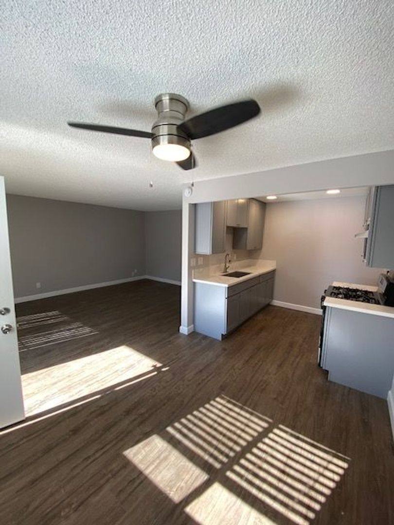 Apartment for rent at 5916 Burnham Ave, Buena Park, CA 90621