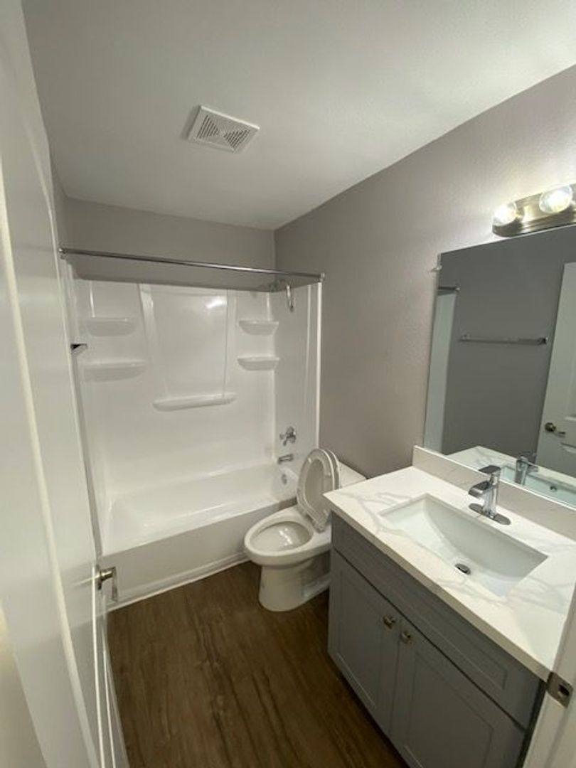 Apartment for rent at 5916 Burnham Ave, Buena Park, CA 90621