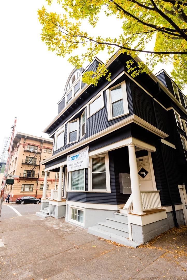 Apartment for rent at 1402-1406 SW 12th Ave, Portland, OR 97201