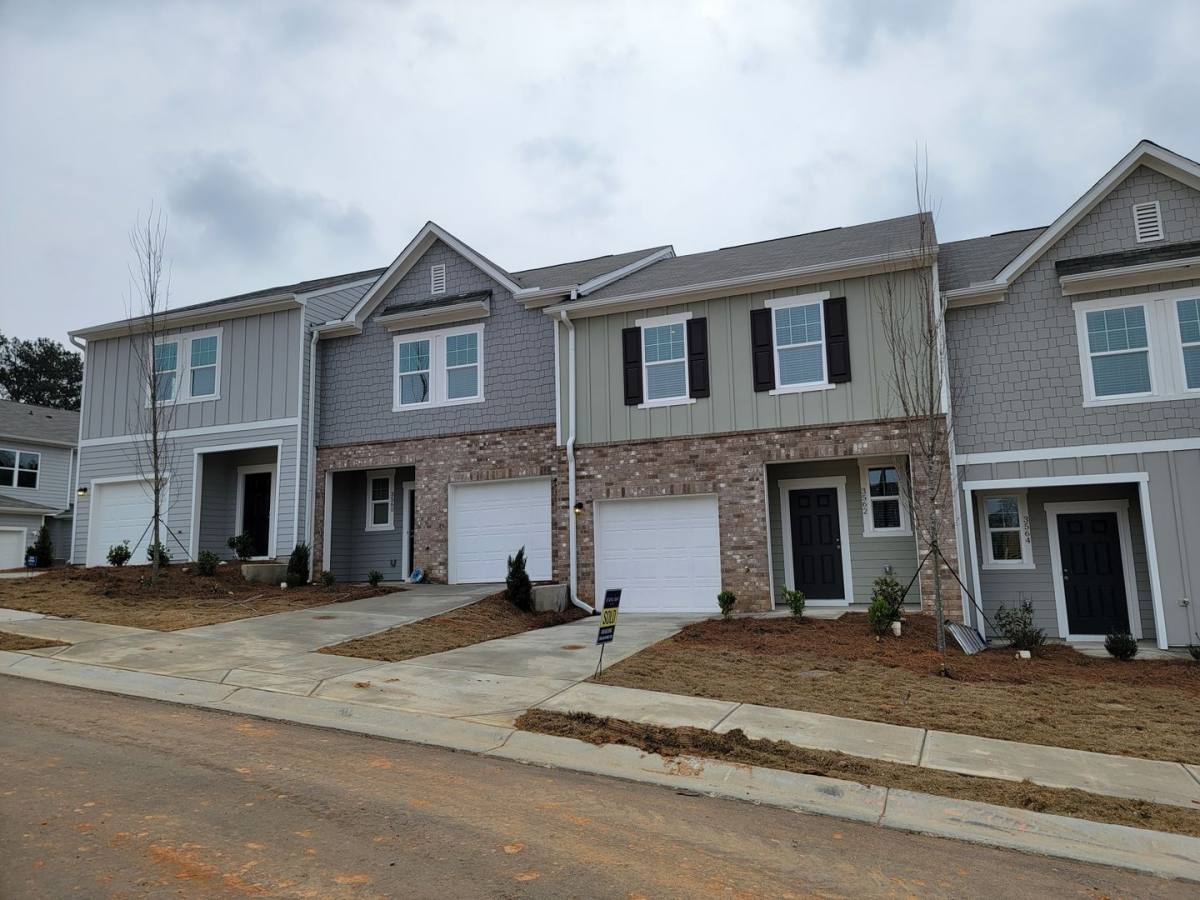 Townhouse for rent at 3560 Eagle Court, Atlanta, GA 30331