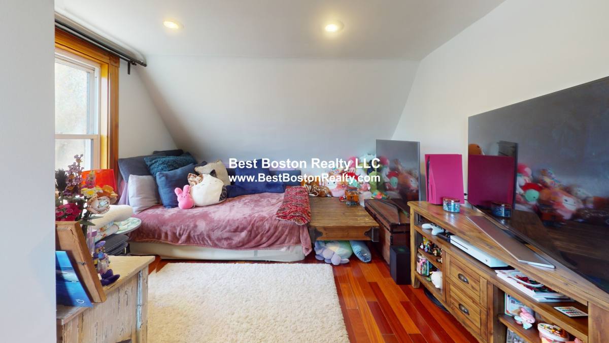 Apartment for rent at 18 Nashua St #2, Somerville, MA 02143