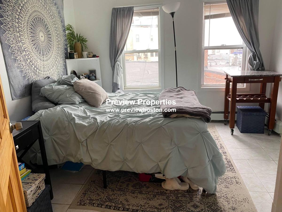 Apartment for rent at 8 Starr Lane #3, Jamaica Plain, MA 02130