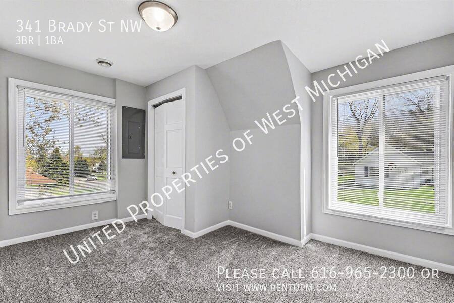 Apartment for rent at 341 Brady St NW, Comstock Park, MI 49321