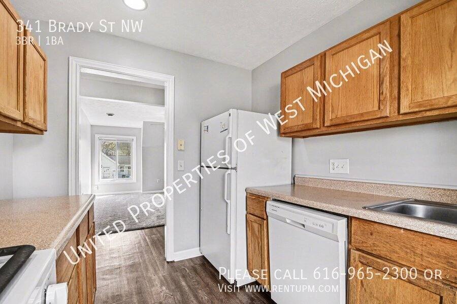 Apartment for rent at 341 Brady St NW, Comstock Park, MI 49321