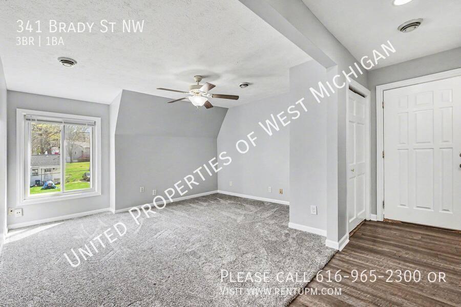 Apartment for rent at 341 Brady St NW, Comstock Park, MI 49321