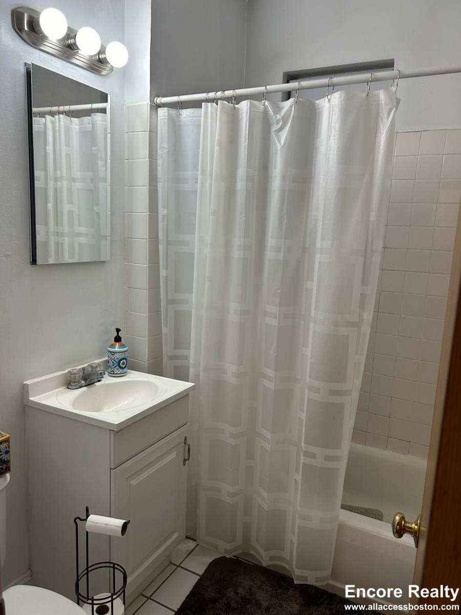 Apartment for rent at 111 Norway St #202, Boston, MA 02115