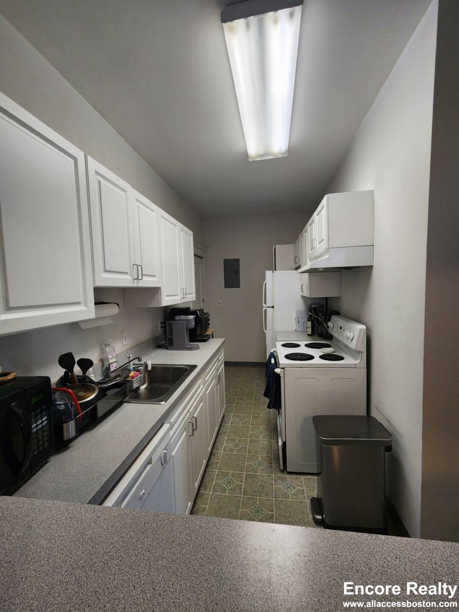 Apartment for rent at 11 Stearns Rd #4, Brookline, MA 02446