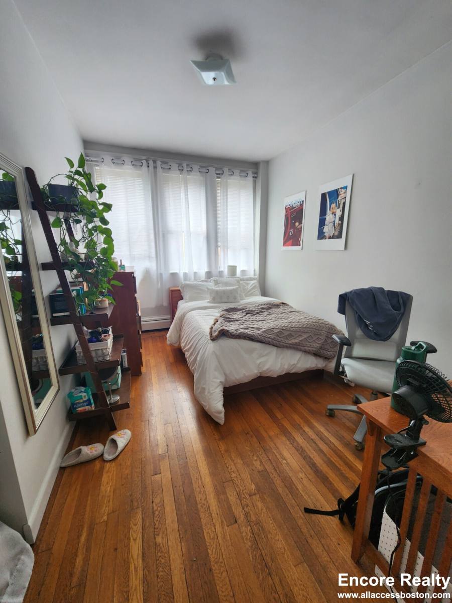 Apartment for rent at 11 Stearns Rd #4, Brookline, MA 02446