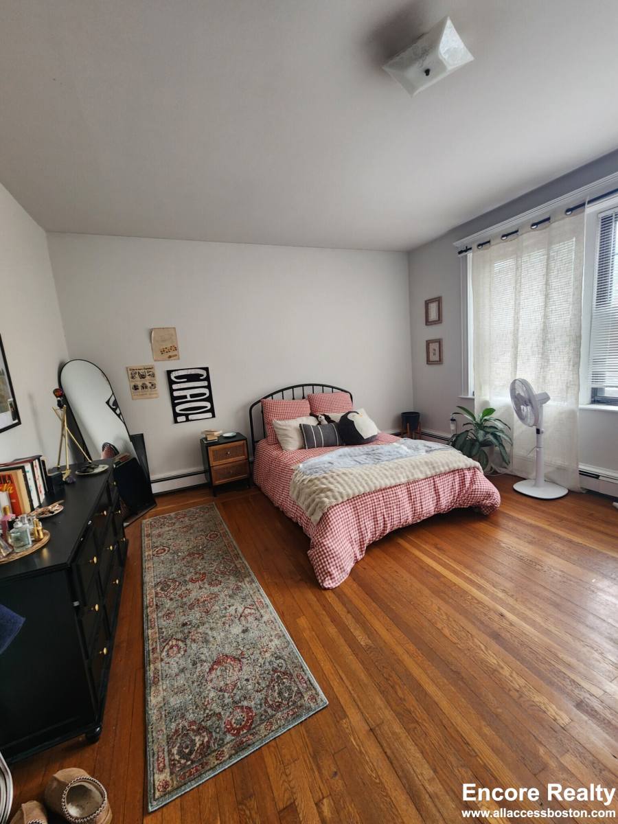Apartment for rent at 11 Stearns Rd #4, Brookline, MA 02446