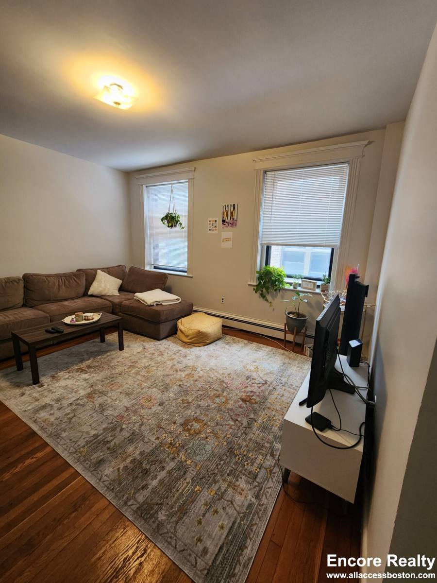 Apartment for rent at 11 Stearns Rd #4, Brookline, MA 02446