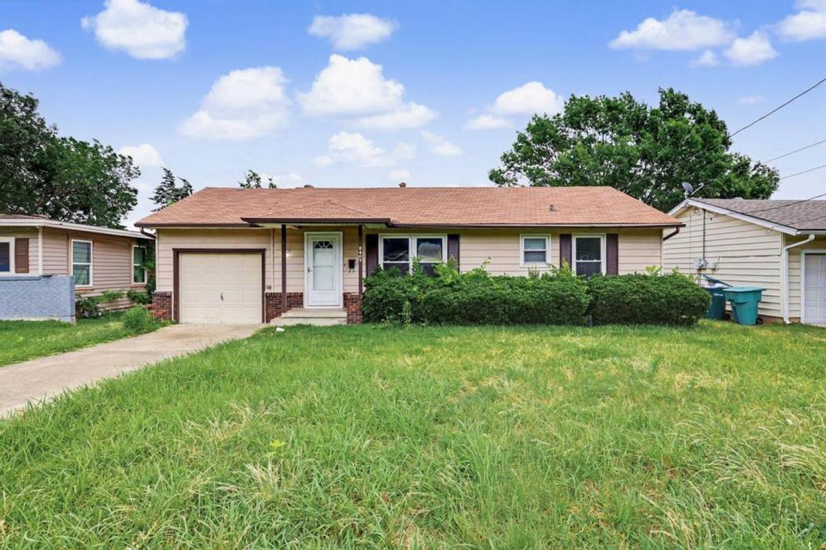 House for rent at 2407 N Shannon St, Sherman, TX 75092