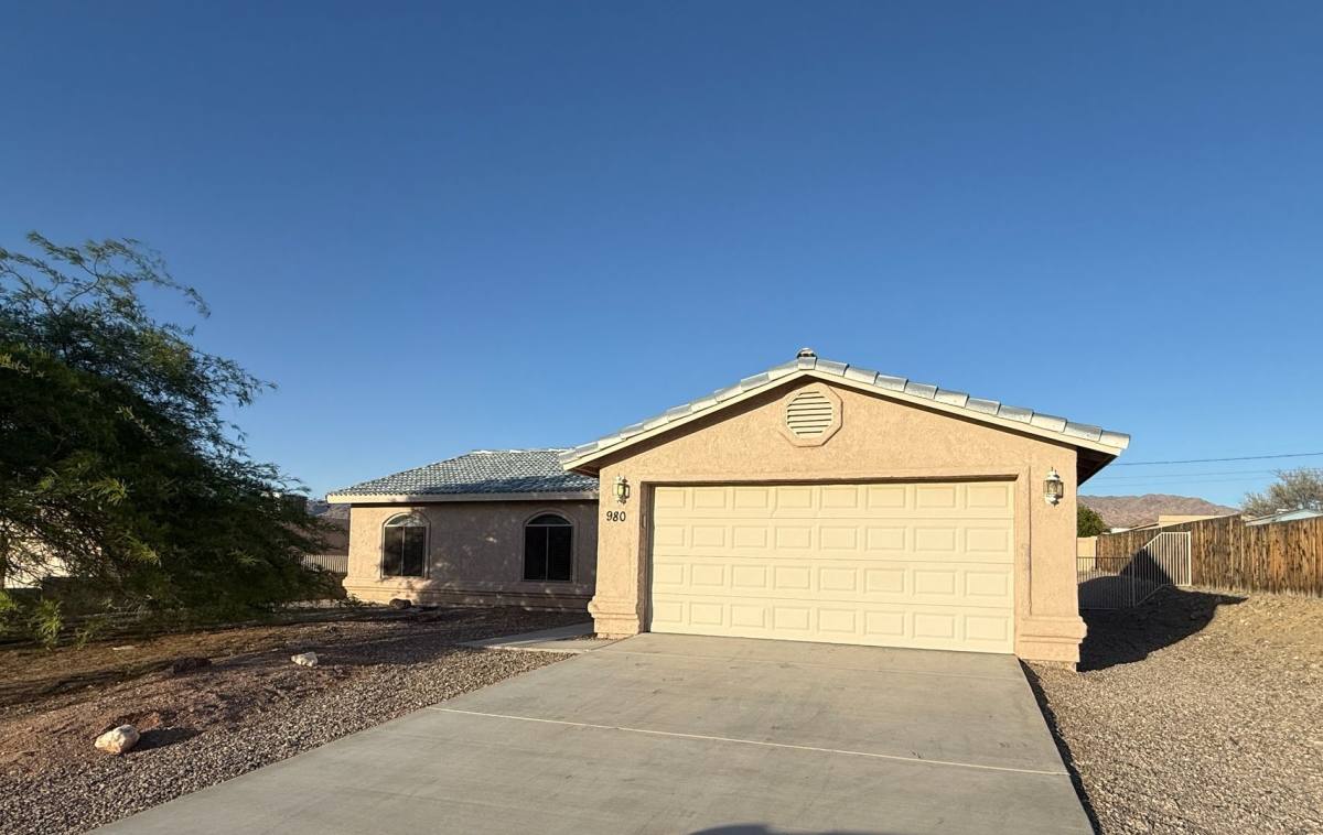 House for rent at 980 Joshua Tree Dr, Lake Havasu City, AZ 86404