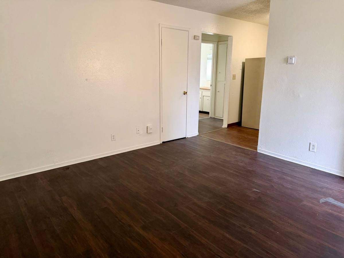 Apartment for rent at 489 S Backer, Fresno, CA 93702
