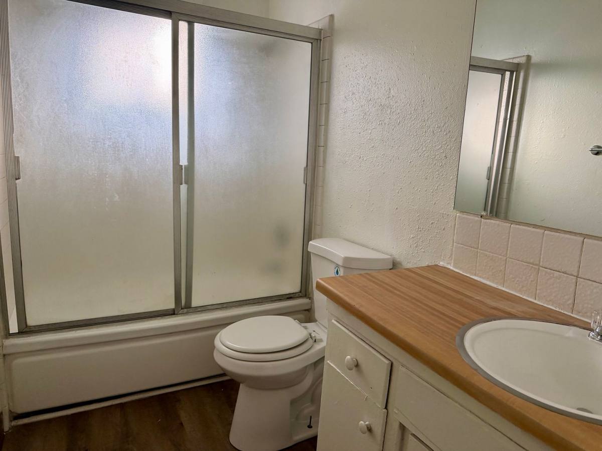 Apartment for rent at 489 S Backer, Fresno, CA 93702