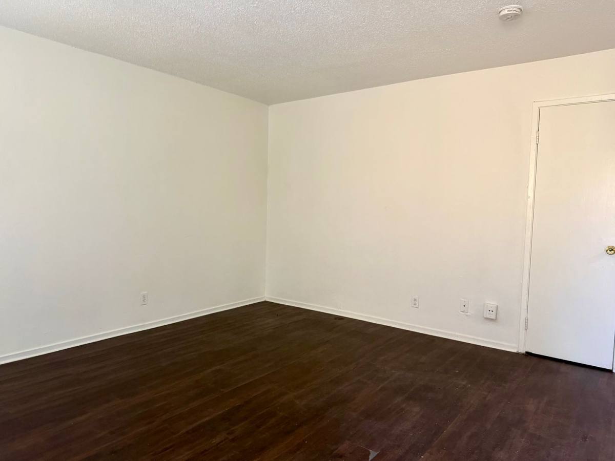 Apartment for rent at 489 S Backer, Fresno, CA 93702