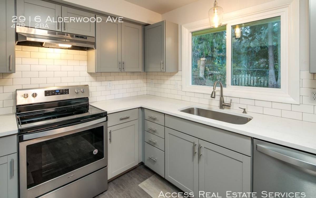 House for rent at 2916 Alderwood Ave, Bellingham, WA 98225
