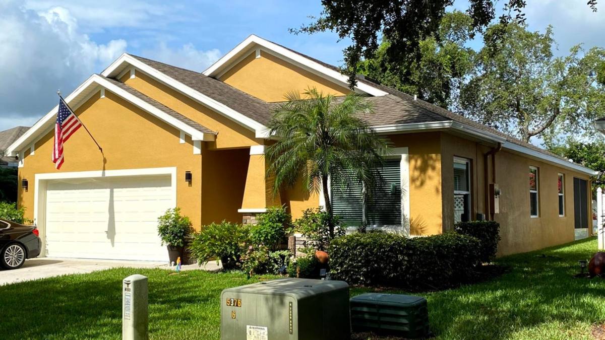 House for rent at 412 Waterside Circle, Titusville, FL 32780