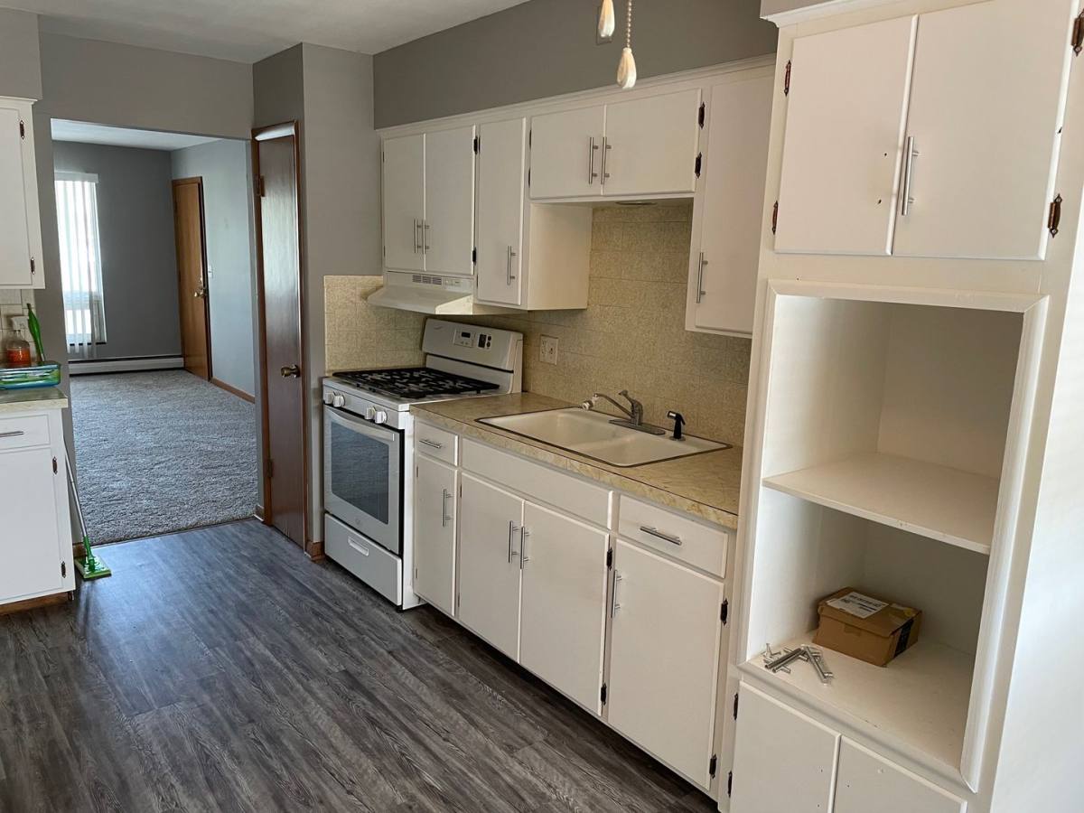 Apartment for rent at 221 Robinhood Lane, Bloomington, IL 61701