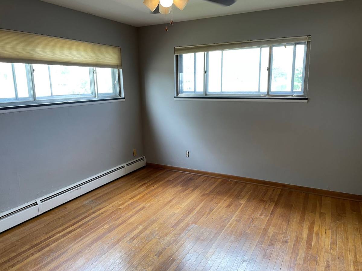 Apartment for rent at 221 Robinhood Lane, Bloomington, IL 61701