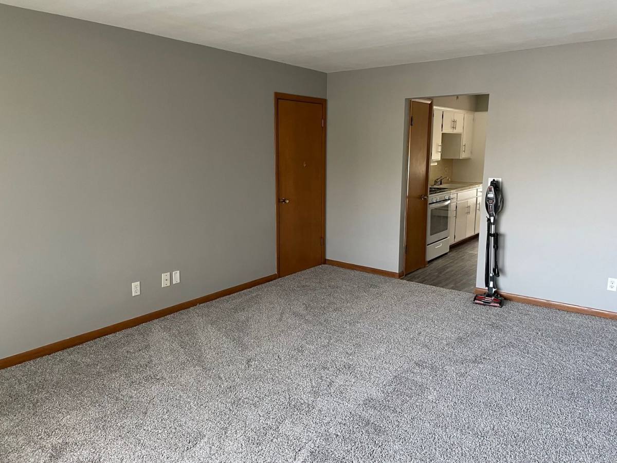 Apartment for rent at 221 Robinhood Lane, Bloomington, IL 61701
