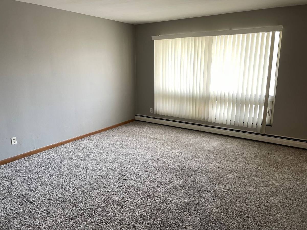 Apartment for rent at 221 Robinhood Lane, Bloomington, IL 61701