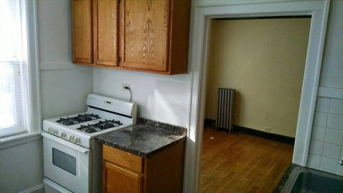 Apartment for rent at 4850 W Henderson #1N, Chicago, IL 60641