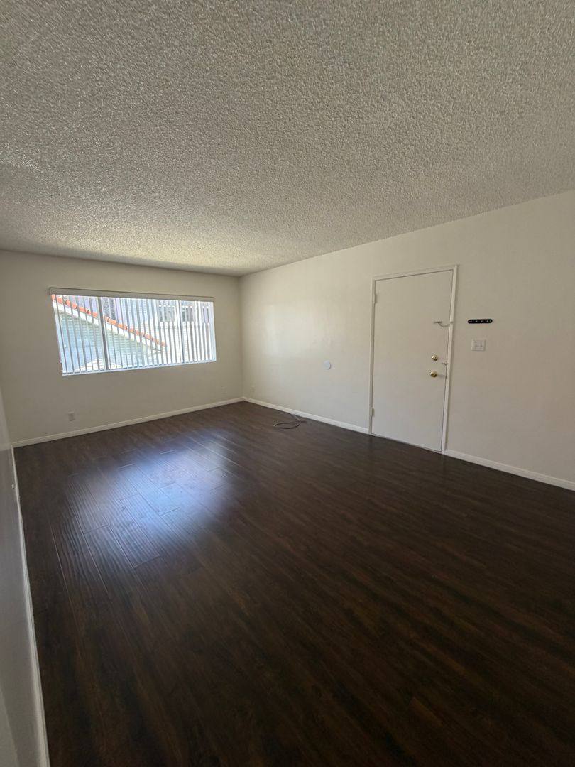 Apartment for rent at 213 Mira Mar, Long Beach, CA 90803