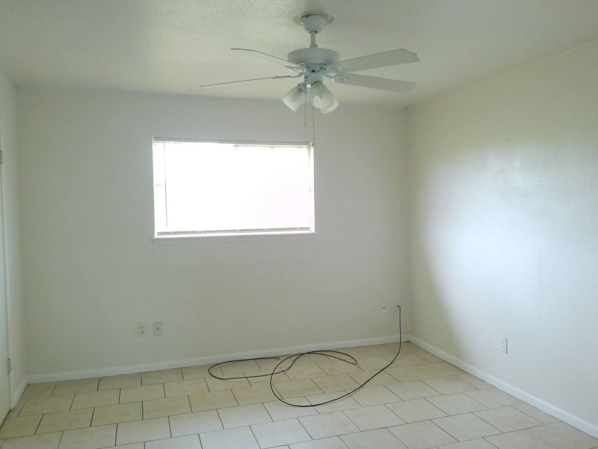 Townhouse for rent at 5723 Crestmore Dr, Corpus Christi, TX 78415