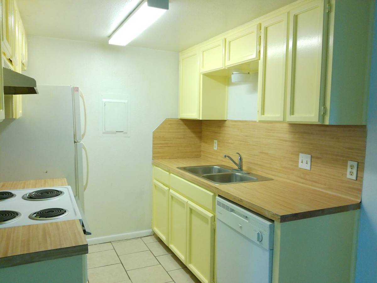 Townhouse for rent at 5723 Crestmore Dr, Corpus Christi, TX 78415
