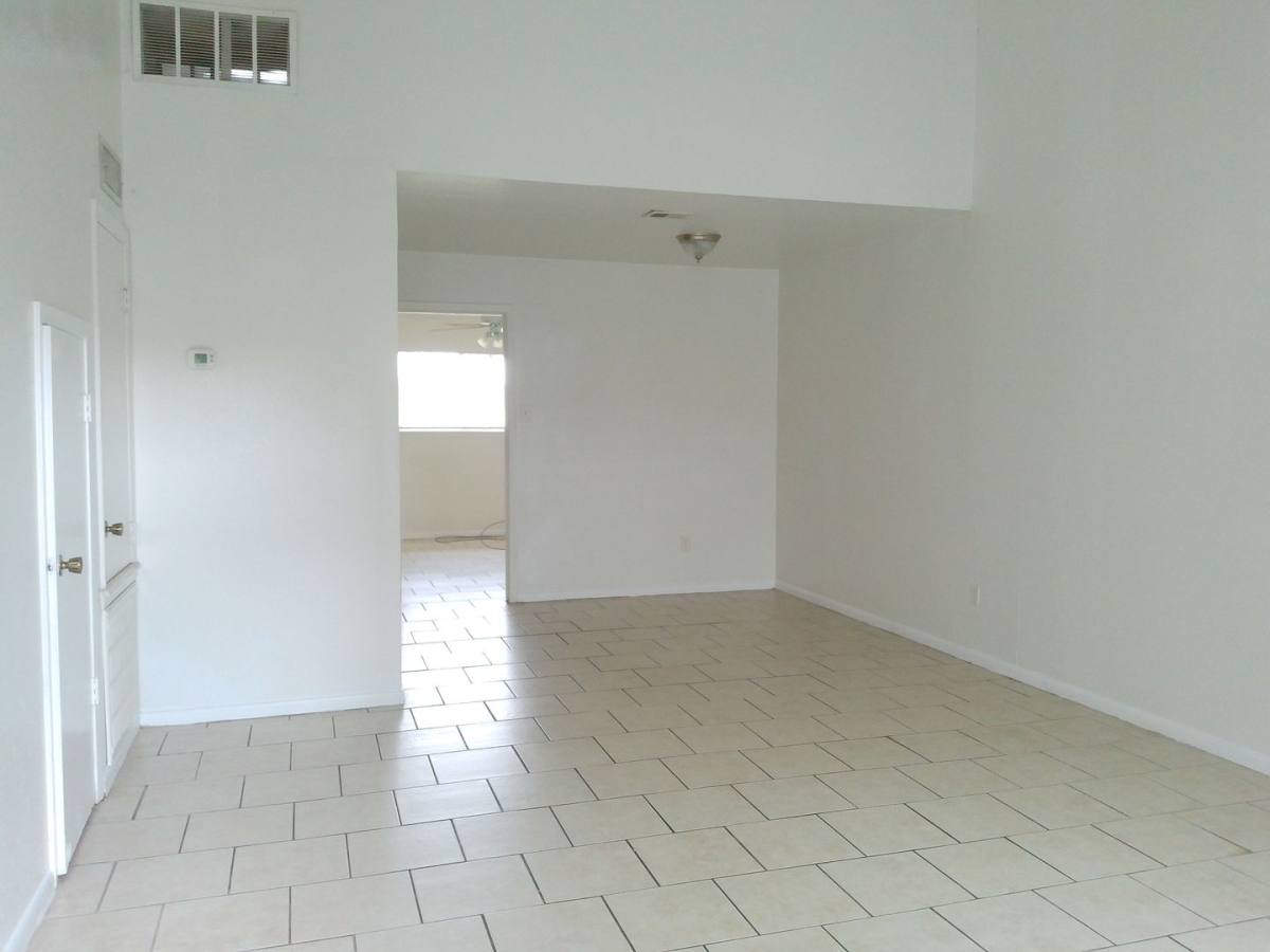 Townhouse for rent at 5723 Crestmore Dr, Corpus Christi, TX 78415