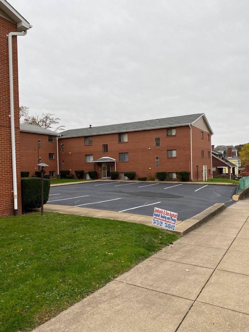 Apartment for rent at 462 S Ave, Verona, PA 15147