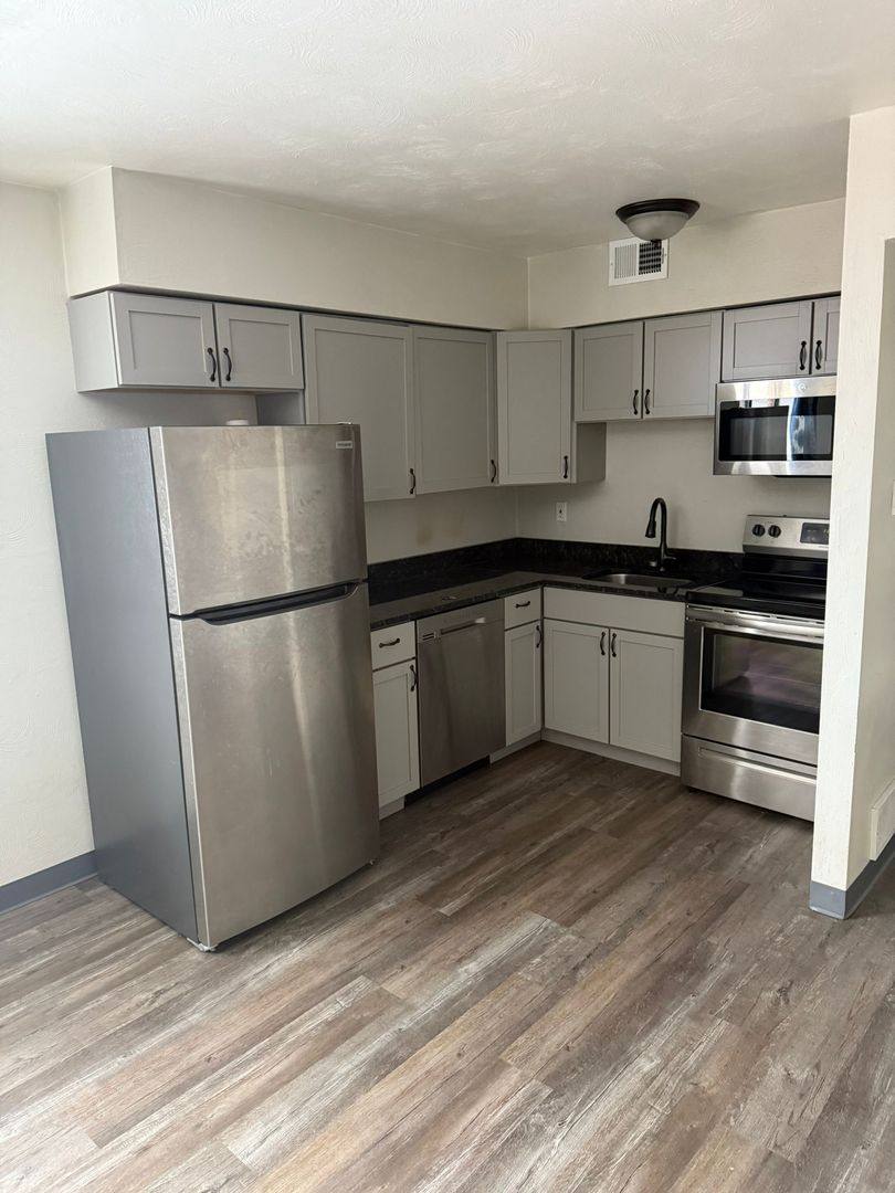 Apartment for rent at 462 S Ave, Verona, PA 15147