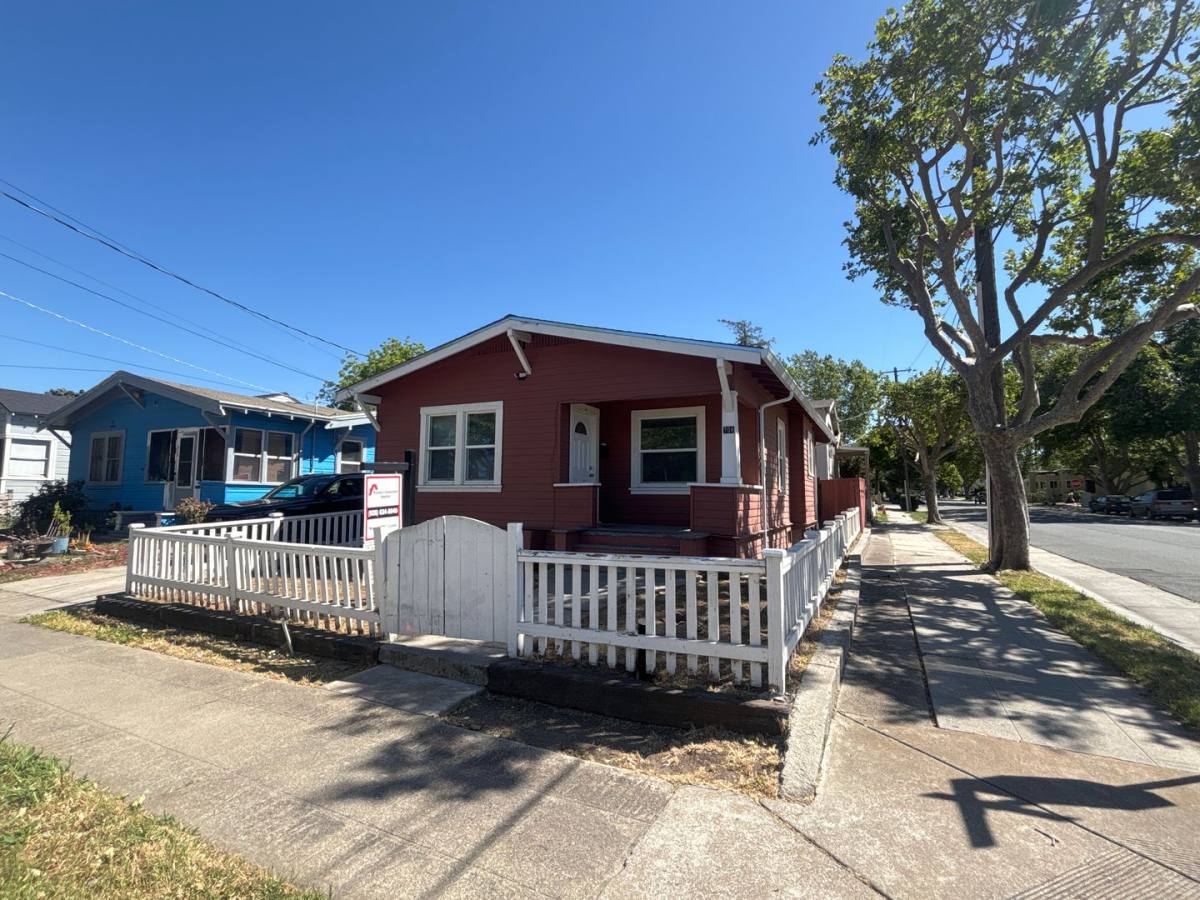 House for rent at 706 E 12th, Pittsburg, CA 94565