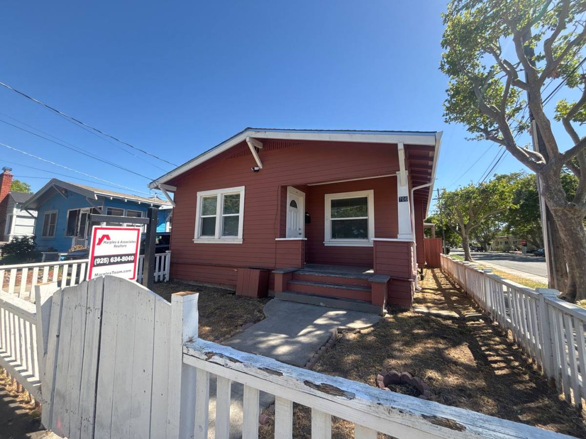 House for rent at 706 E 12th, Pittsburg, CA 94565
