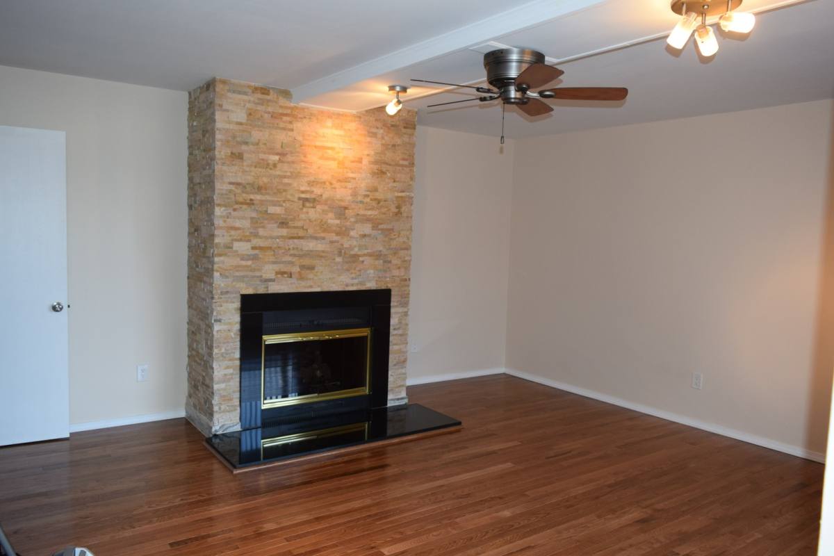 Condo for rent at 37373 Clubhouse Dr, Sterling Heights, MI 48312