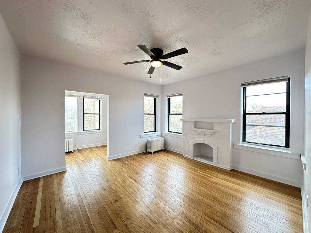 Apartment for rent at 7149 Constance #W4, Chicago, IL 60649