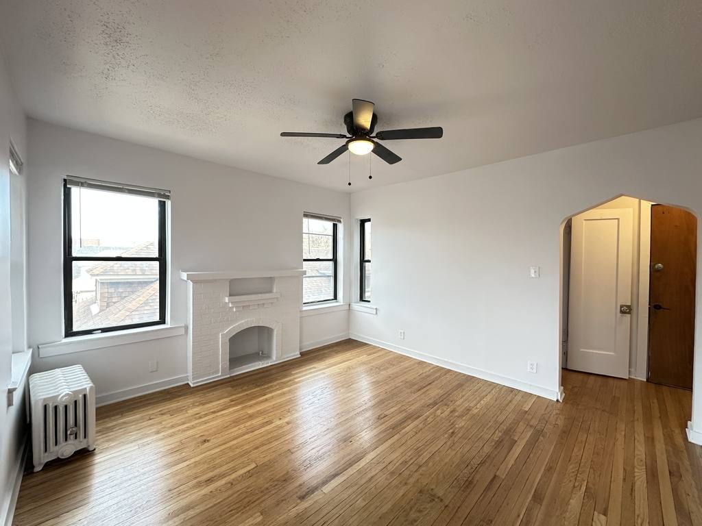 Apartment for rent at 7149 Constance #W4, Chicago, IL 60649