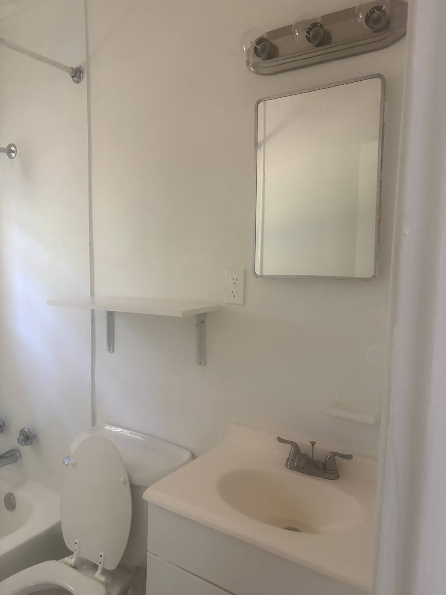 Apartment for rent at 2565 Peres Ave, Memphis, TN 38108