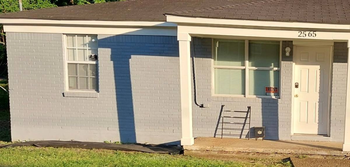 Apartment for rent at 2565 Peres Ave, Memphis, TN 38108