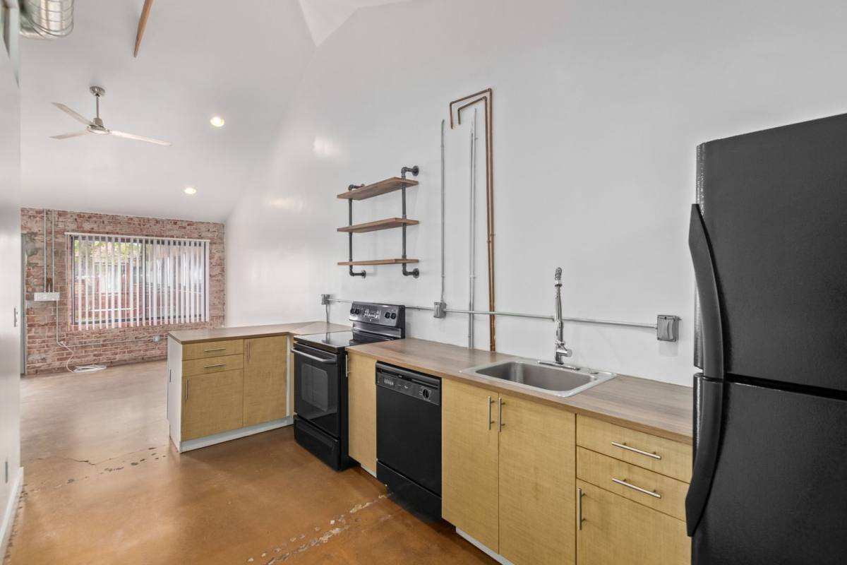 Apartment for rent at 1810 N 16th St, Phoenix, AZ 85006