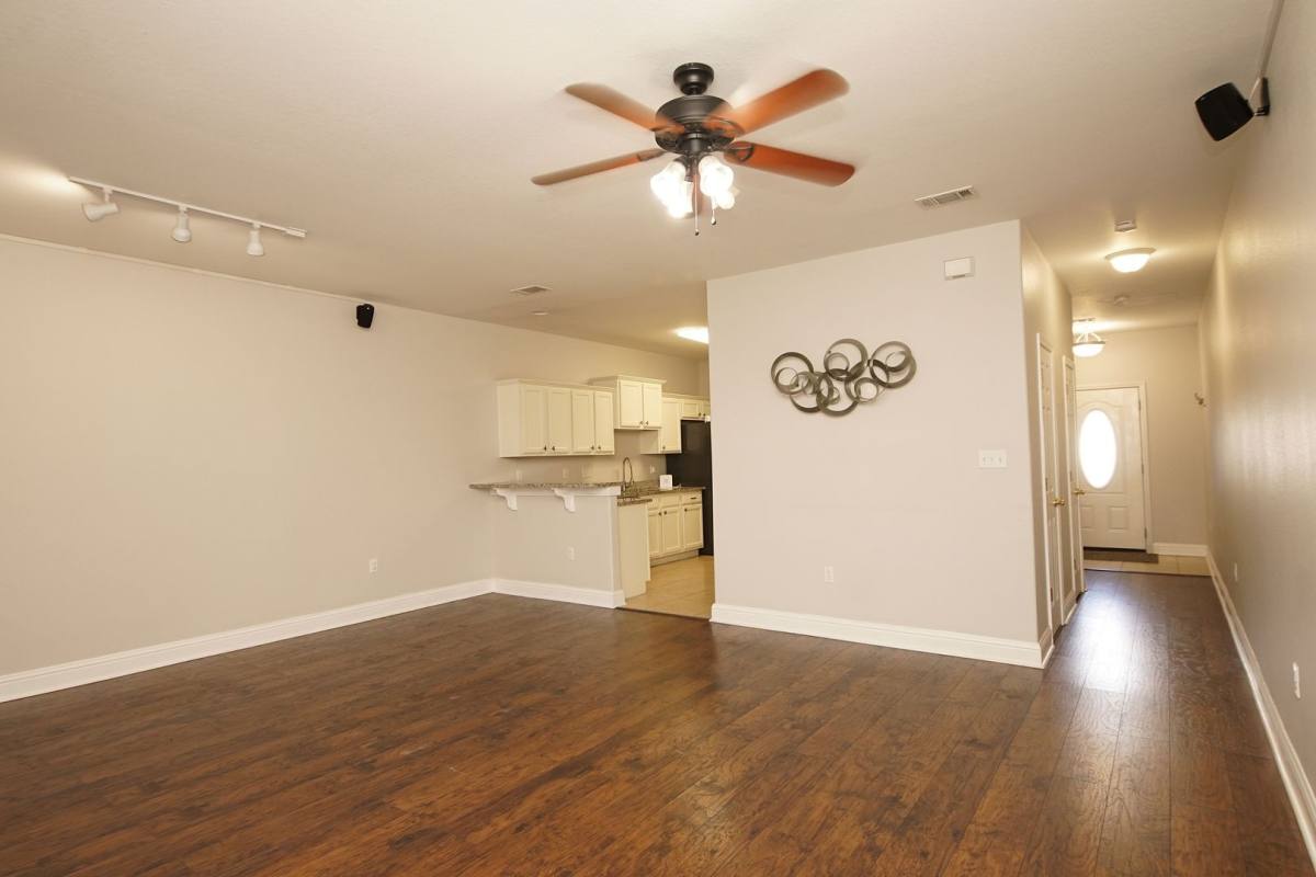 Townhouse for rent at 125 Farrah Ave, Niceville, FL 32578