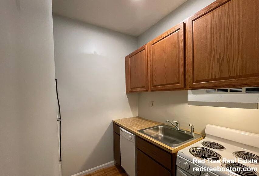 Apartment for rent at 27 Garden St #9, Boston, MA 02114