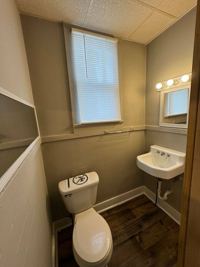 Apartment for rent at 610 W Creighton Ave, Fort Wayne, IN 46807