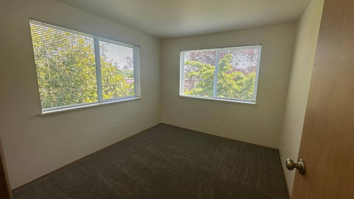 Apartment for rent at 3210 SW Avalon Way, Seattle, WA 98126