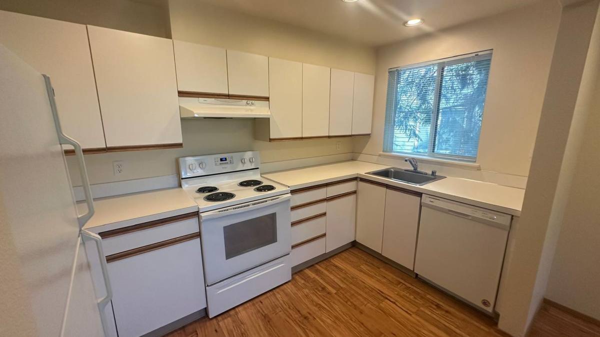 Apartment for rent at 3210 SW Avalon Way, Seattle, WA 98126