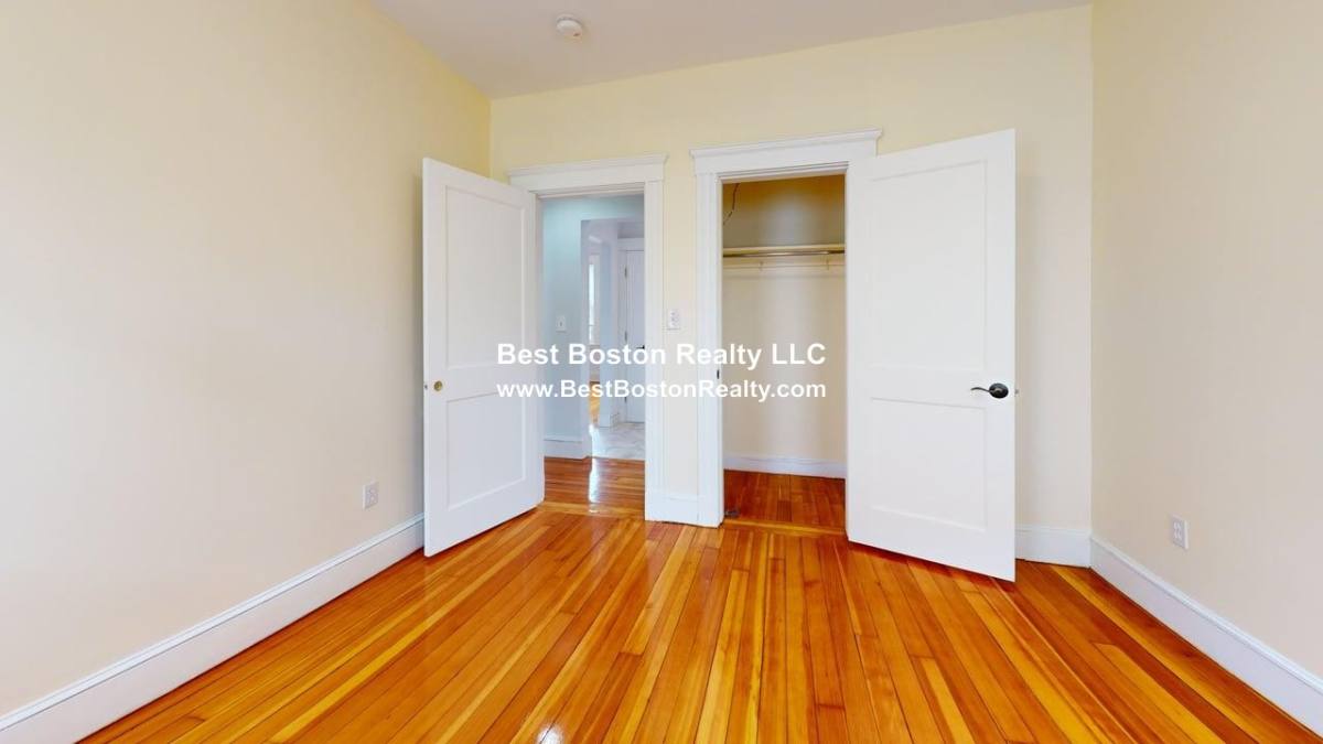 House for rent at 274 Belgrade Ave #2, Roslindale, MA 02131