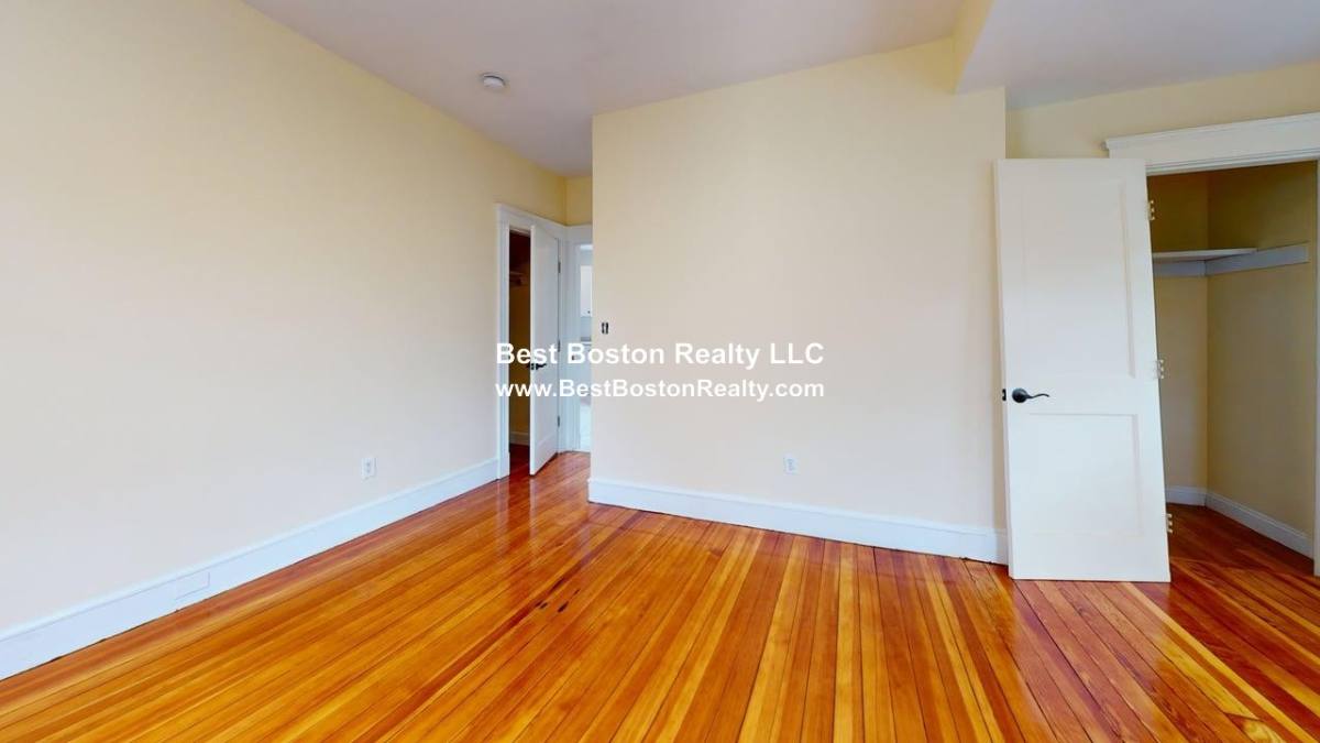 House for rent at 274 Belgrade Ave #2, Roslindale, MA 02131