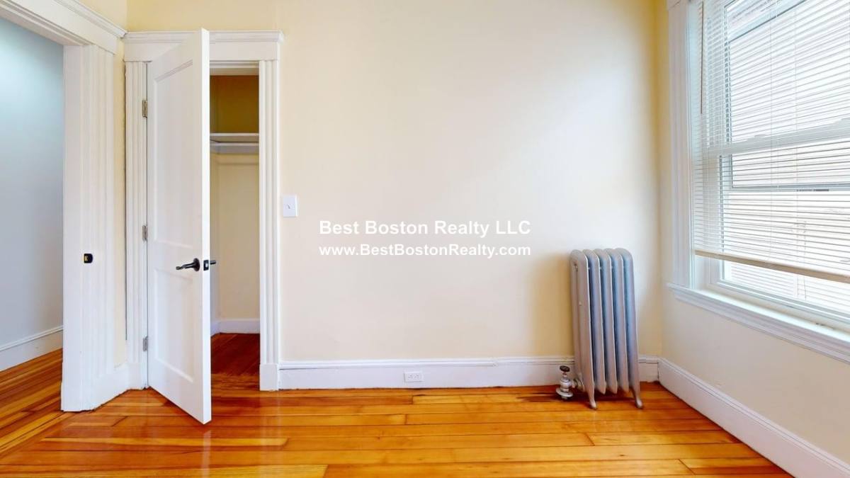House for rent at 274 Belgrade Ave #2, Roslindale, MA 02131